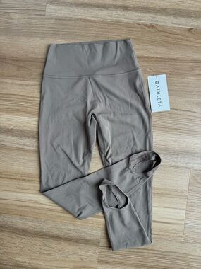 Athleta Transcend Stirrup Leggings in Taupe Neutral